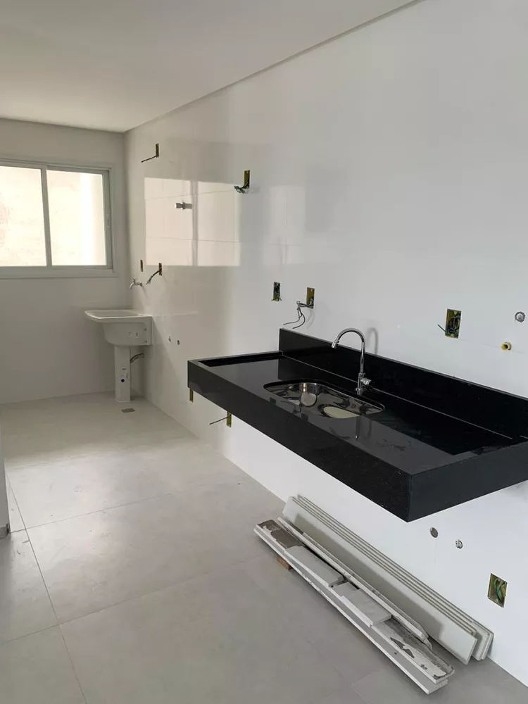 Apartamento à venda com 3 quartos, 97m² - Foto 3