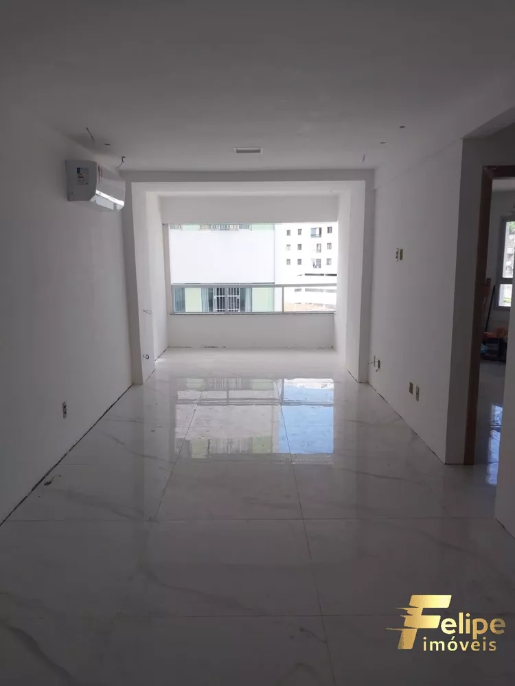 Apartamento à venda com 2 quartos, 80m² - Foto 2