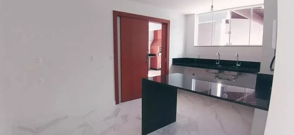 Casa à venda com 3 quartos, 300m² - Foto 4