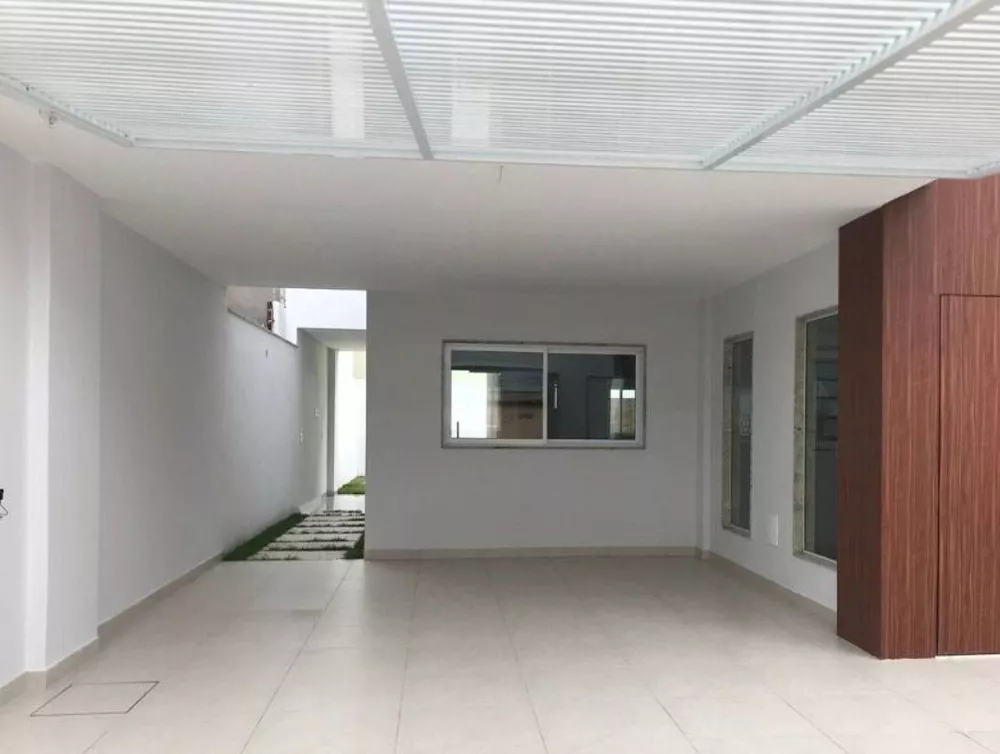 Casa à venda com 3 quartos, 170m² - Foto 2