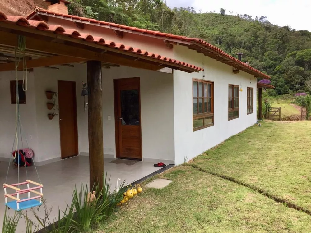 Sítio à venda com 4 quartos, 180m² - Foto 1