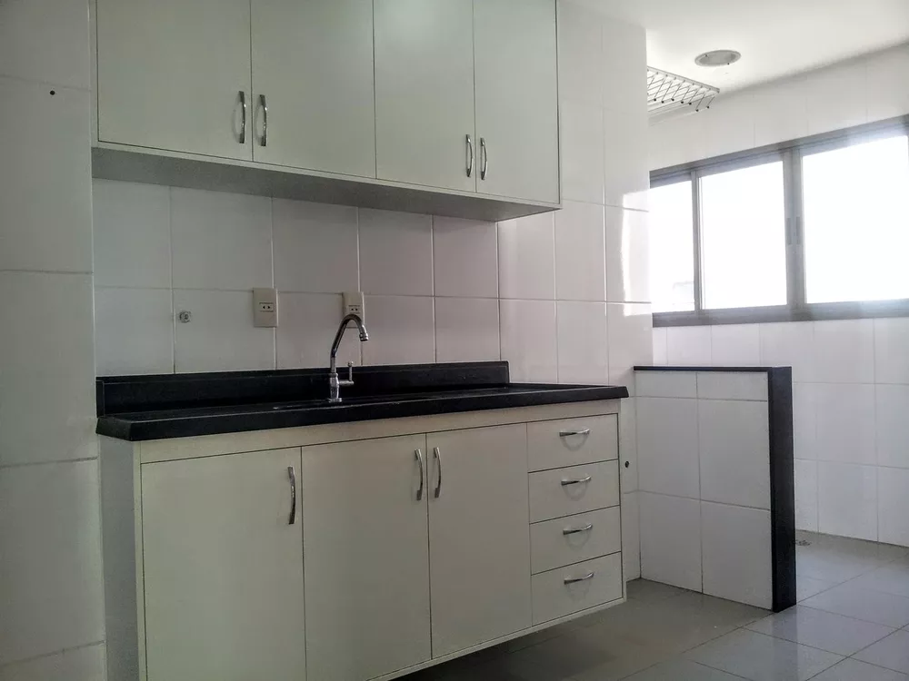 Apartamento à venda com 3 quartos, 119m² - Foto 3