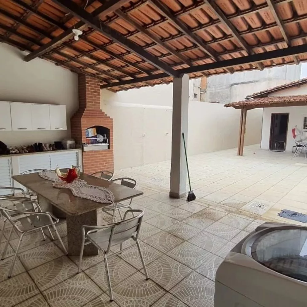 Casa à venda com 3 quartos, 205m² - Foto 3