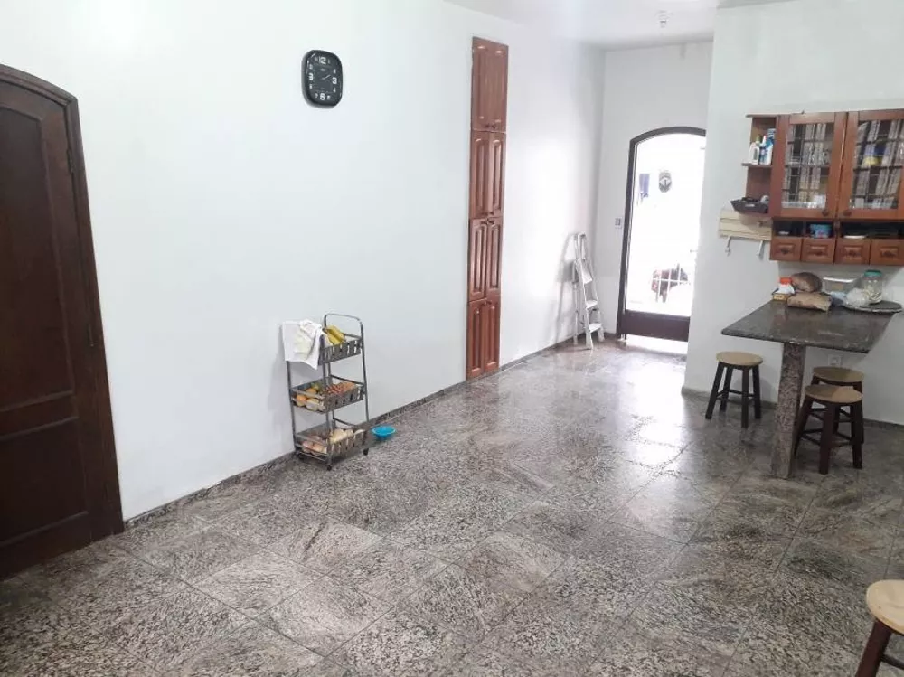 Casa à venda com 4 quartos, 440m² - Foto 6