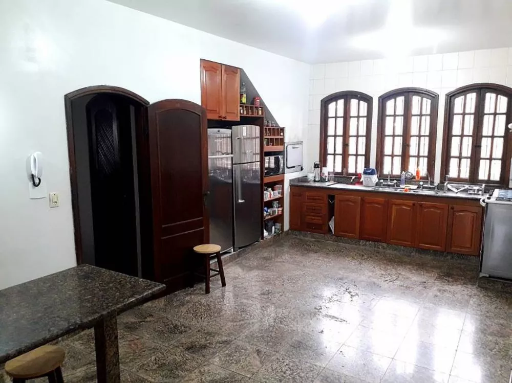 Casa à venda com 4 quartos, 440m² - Foto 7