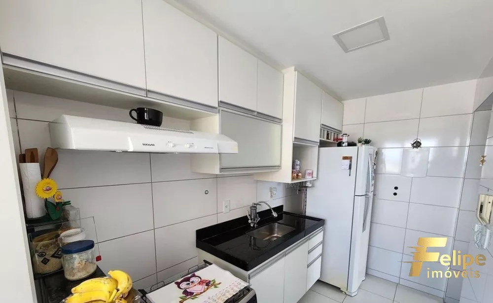 Apartamento à venda com 2 quartos, 70m² - Foto 2