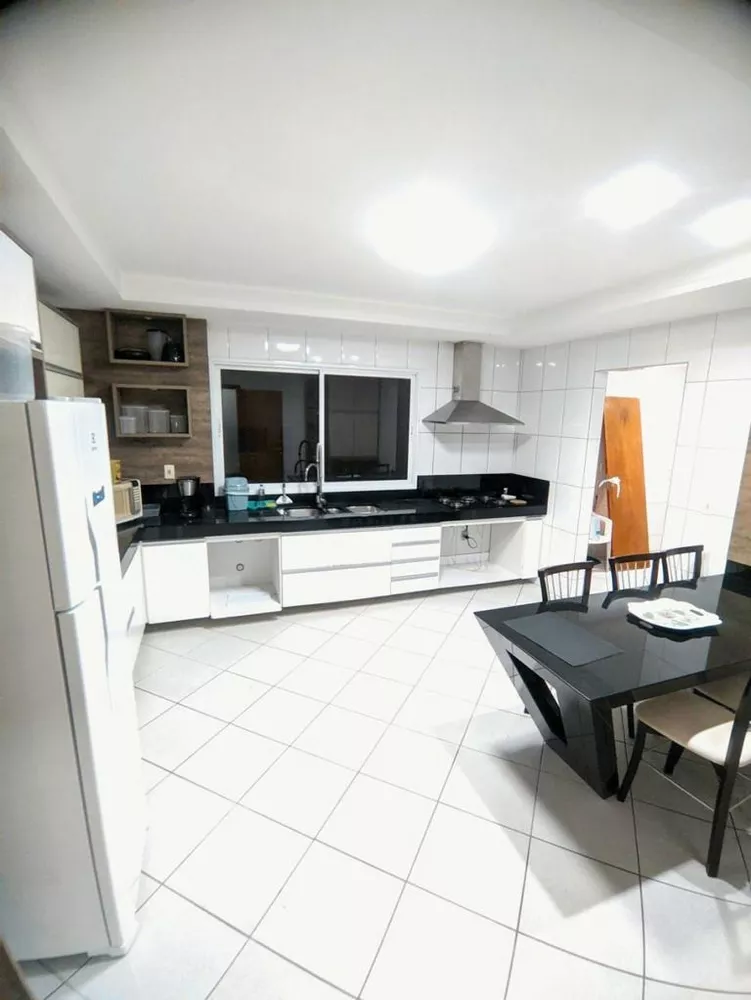 Apartamento à venda com 4 quartos, 150m² - Foto 6