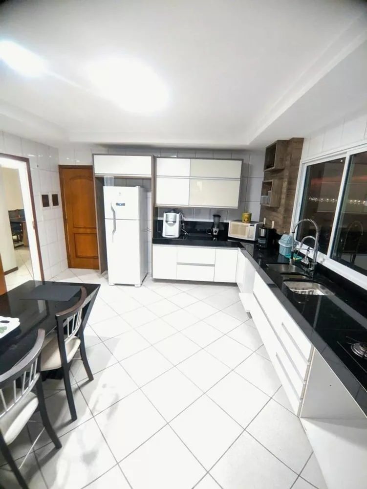 Apartamento à venda com 4 quartos, 150m² - Foto 7