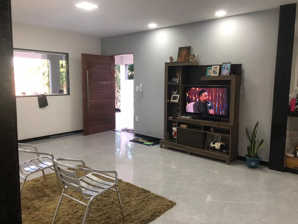 Casa à venda com 3 quartos, 180m² - Foto 1