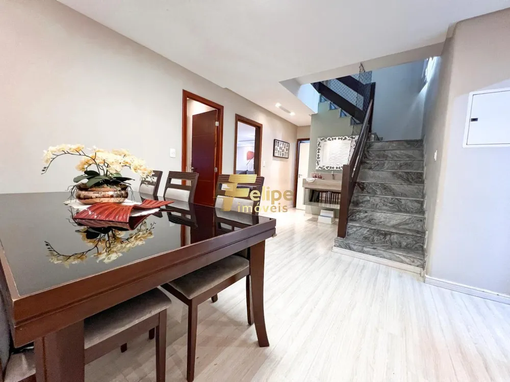 Casa, 5 quartos, 237 m² - Foto 2