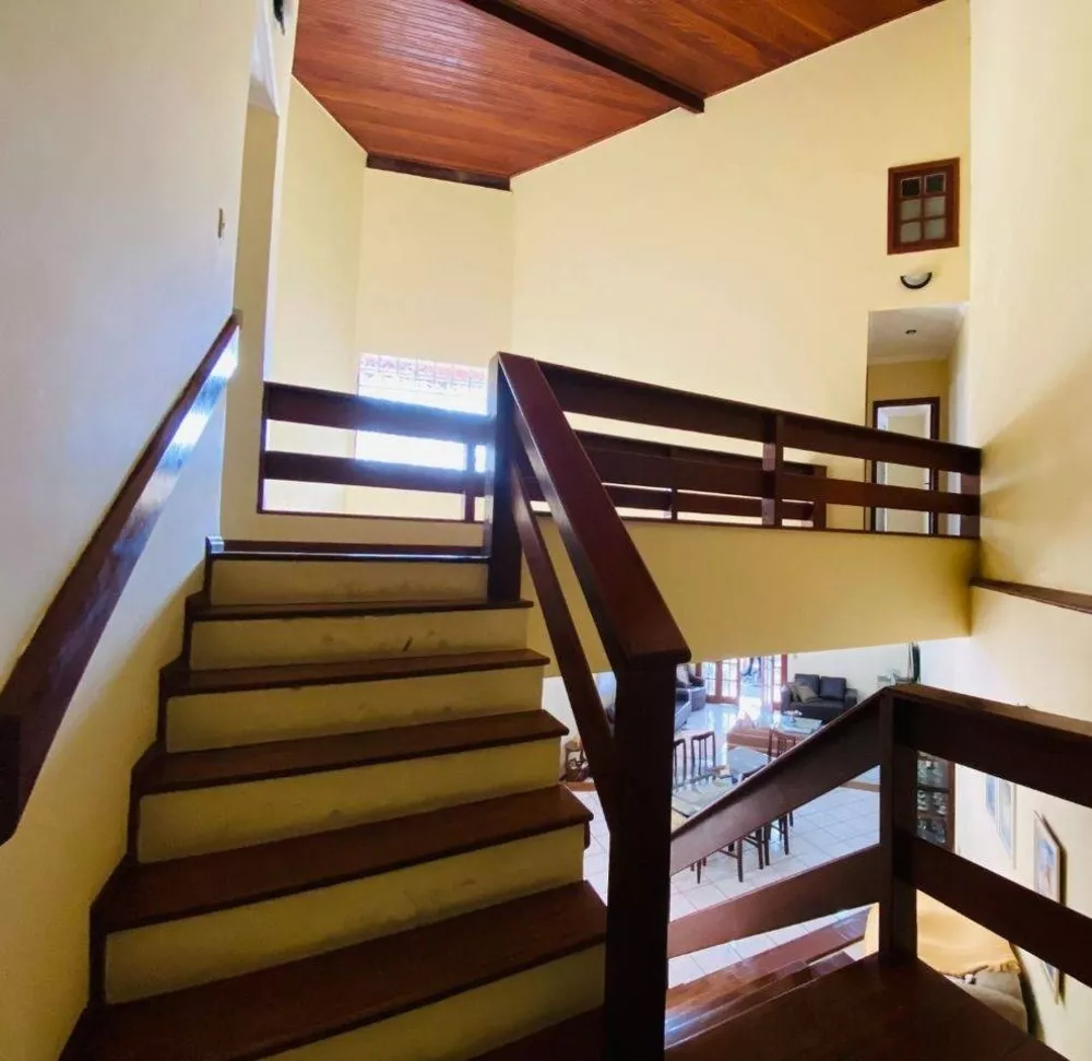 Casa à venda com 5 quartos, 360m² - Foto 2