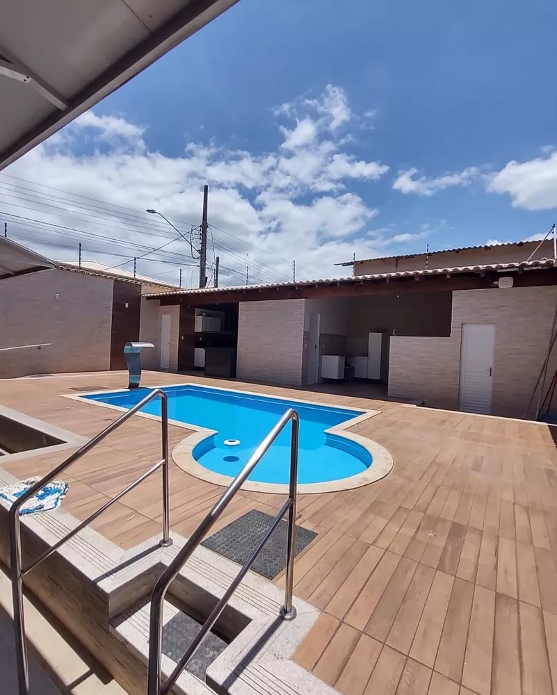 Casa à venda com 7 quartos, 250m² - Foto 2