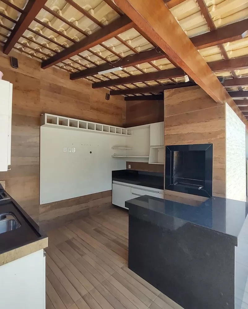 Casa à venda com 7 quartos, 250m² - Foto 7