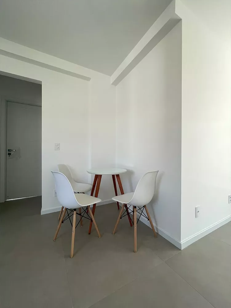 Apartamento à venda com 3 quartos, 76m² - Foto 4