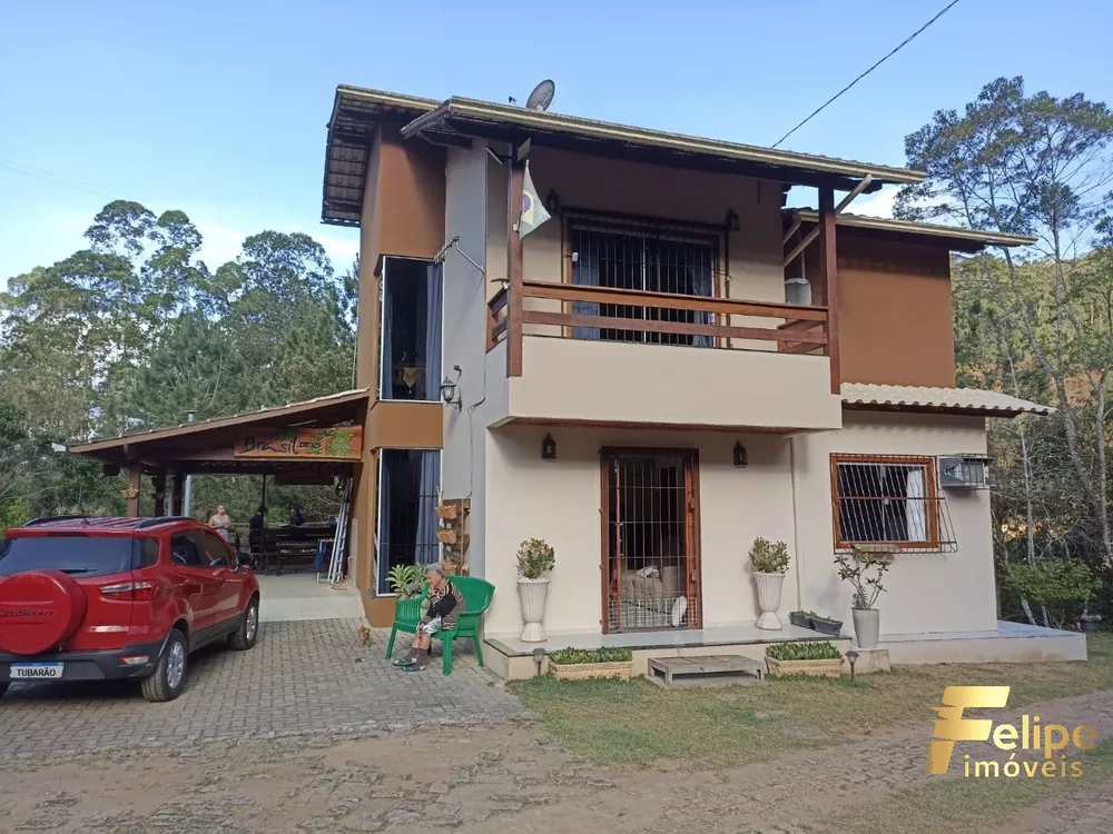 Casa à venda com 4 quartos, 270m² - Foto 1