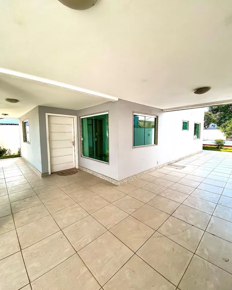 Casa à venda com 4 quartos, 360m² - Foto 2