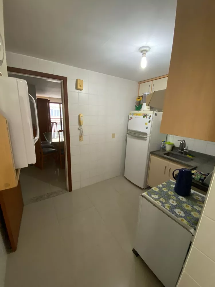 Apartamento à venda com 3 quartos, 140m² - Foto 4