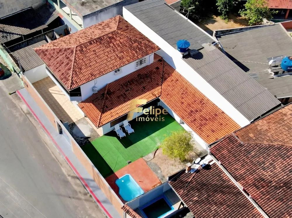 Casa, 4 quartos, 235 m² - Foto 1