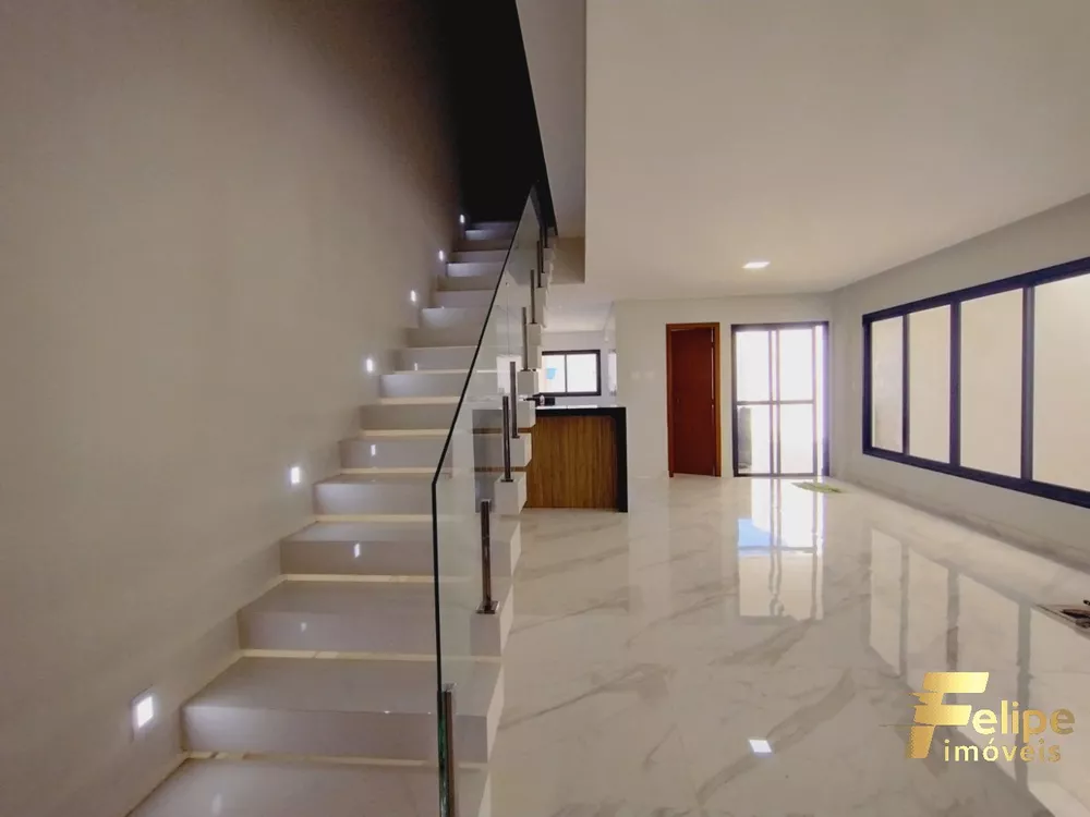 Casa à venda com 3 quartos, 166m² - Foto 1