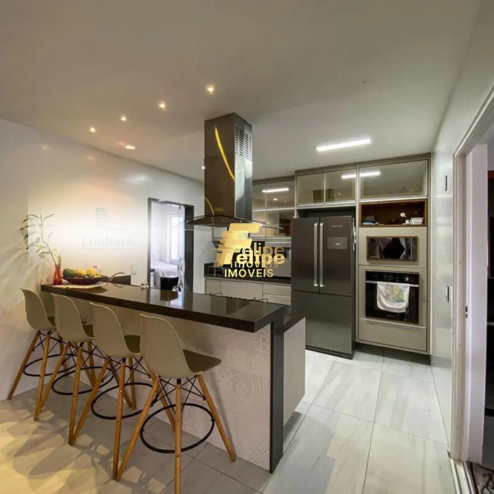 Casa, 3 quartos, 256 m² - Foto 1
