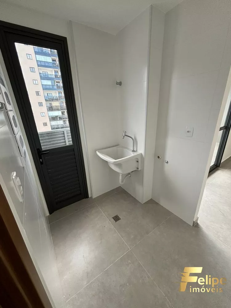 Apartamento à venda com 2 quartos, 66m² - Foto 4