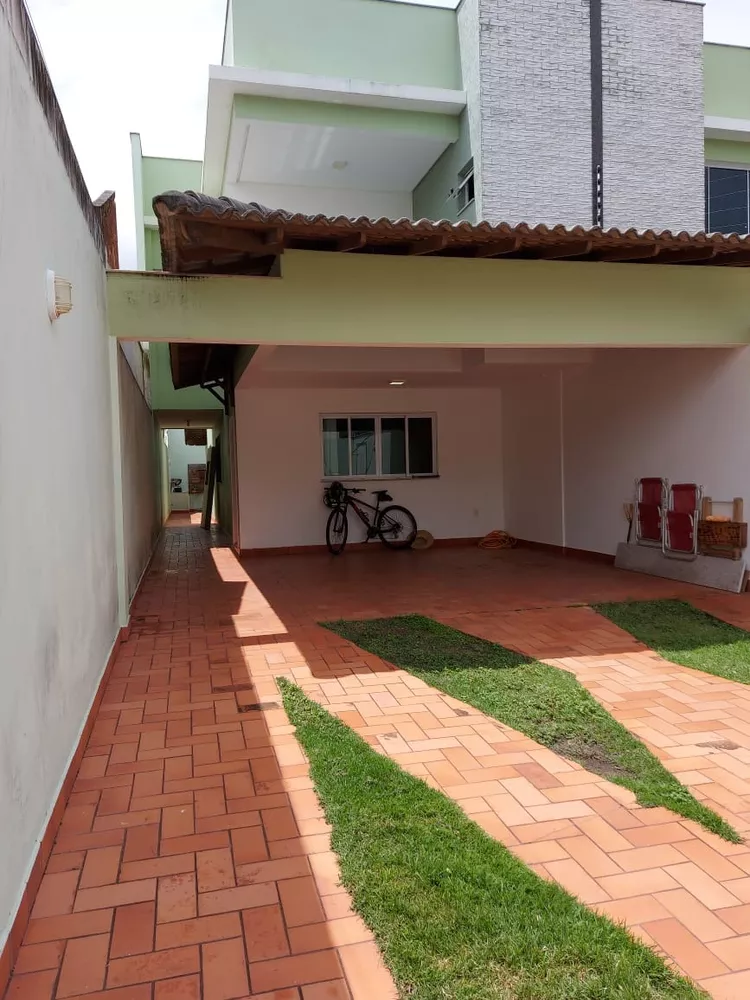 Casa à venda com 3 quartos, 350m² - Foto 1