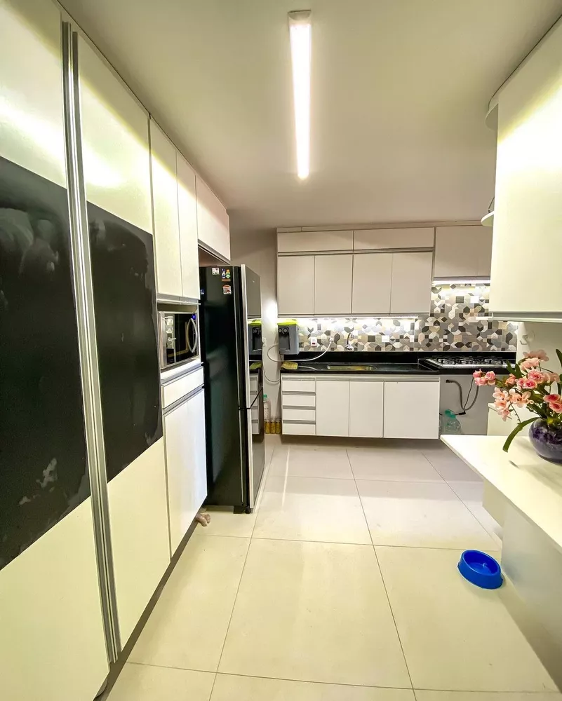 Apartamento à venda com 4 quartos, 180m² - Foto 4