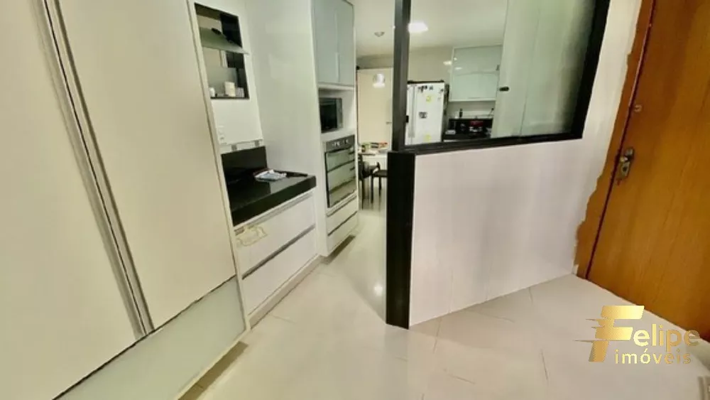 Apartamento à venda com 3 quartos, 130m² - Foto 2