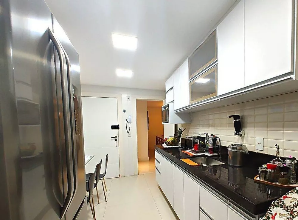 Apartamento à venda com 3 quartos, 147m² - Foto 3