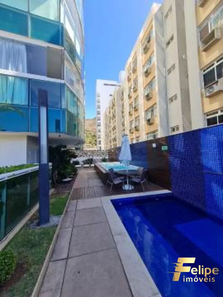 Cobertura à venda com 4 quartos, 300m² - Foto 2