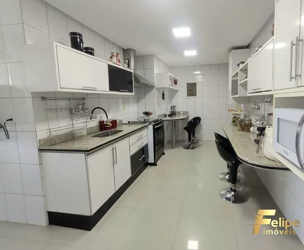 Cobertura à venda com 4 quartos, 250m² - Foto 3