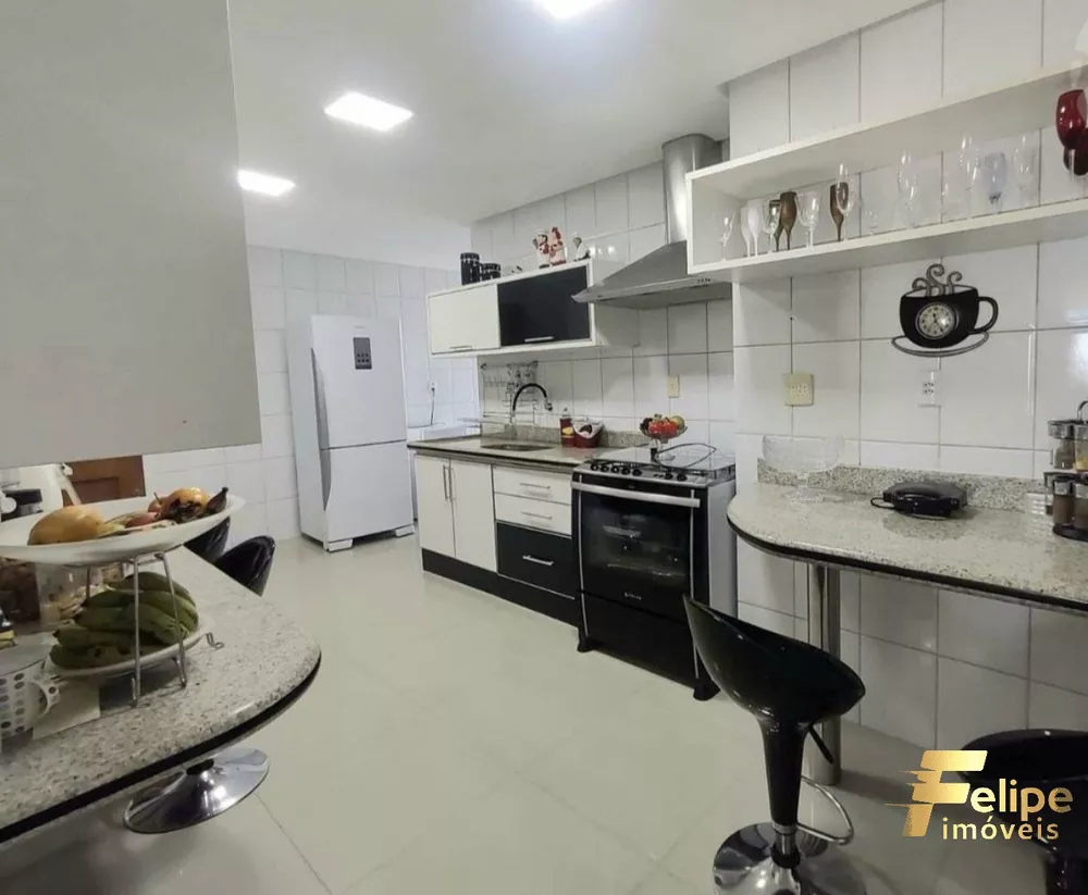 Cobertura à venda com 4 quartos, 250m² - Foto 4