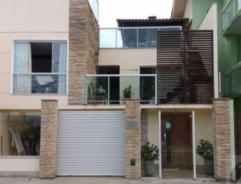 Casa à venda com 3 quartos, 250m² - Foto 1