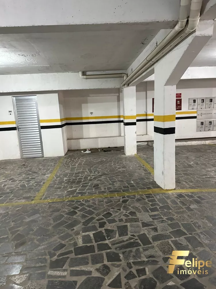 Apartamento à venda com 3 quartos, 150m² - Foto 2