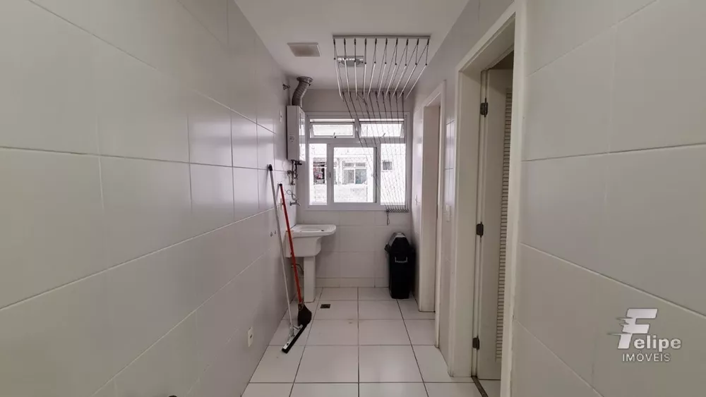 Apartamento à venda com 3 quartos, 140m² - Foto 2