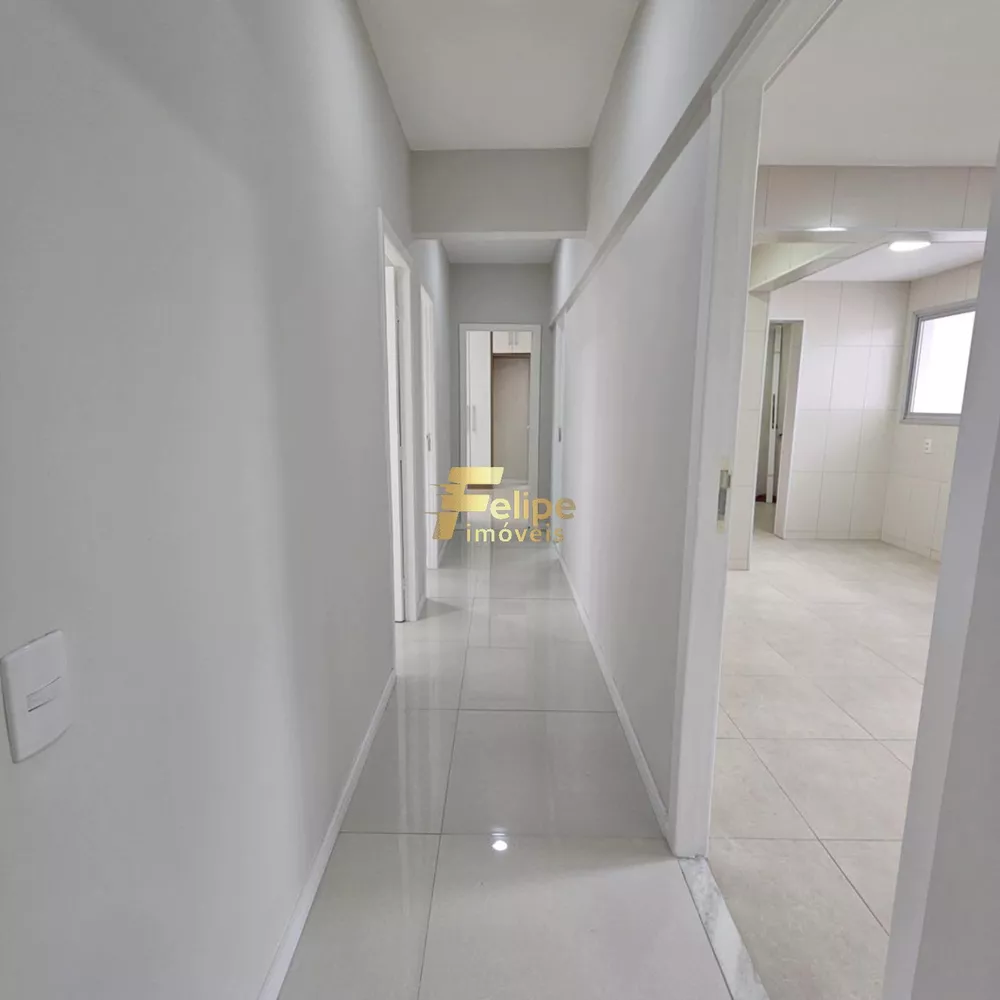 Apartamento à venda com 3 quartos, 150m² - Foto 2