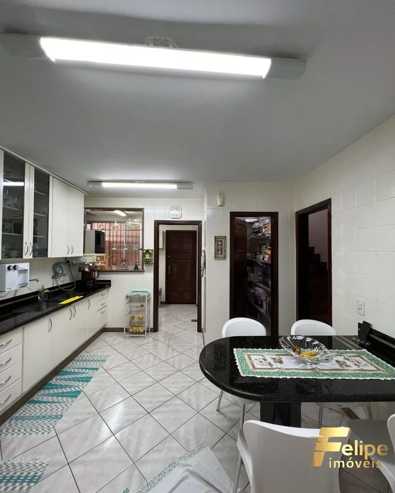 Apartamento à venda com 4 quartos, 300m² - Foto 2