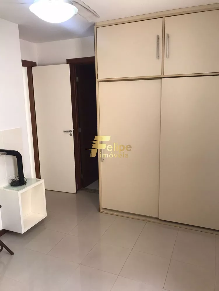 Apartamento à venda com 3 quartos, 140m² - Foto 2