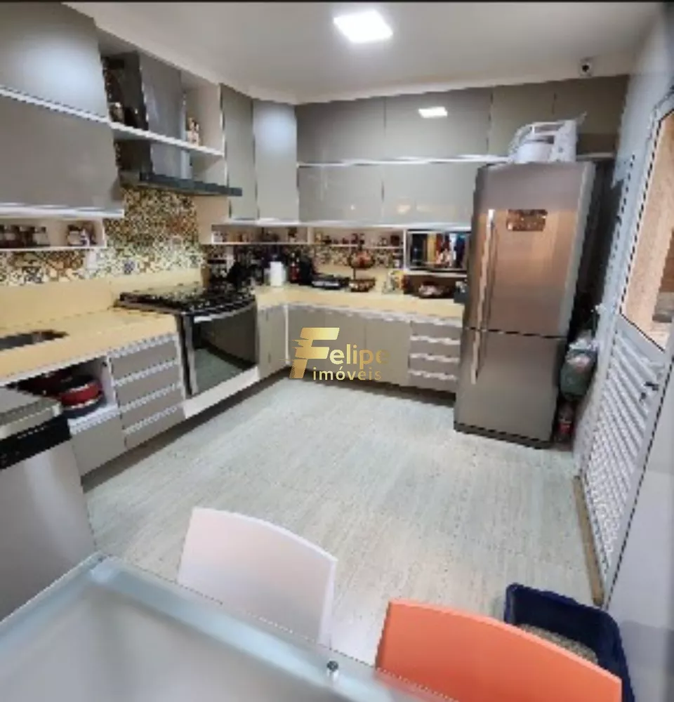 Casa, 5 quartos, 217 m² - Foto 2