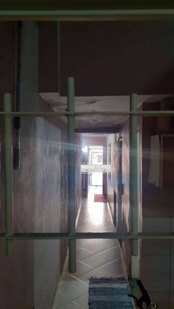 Casa à venda com 4 quartos, 300m² - Foto 30