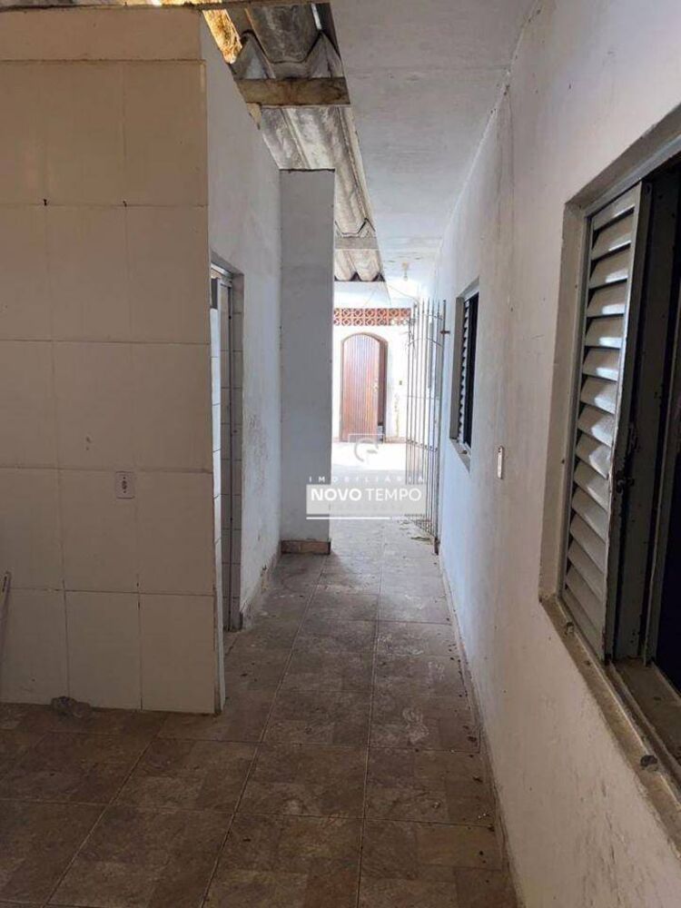 Casa à venda com 2 quartos, 140m² - Foto 4