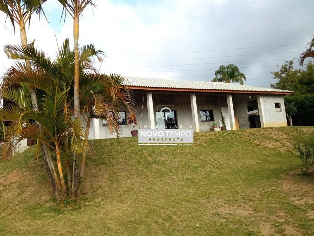 Chácara, 3 quartos, 2500 m² - Foto 1