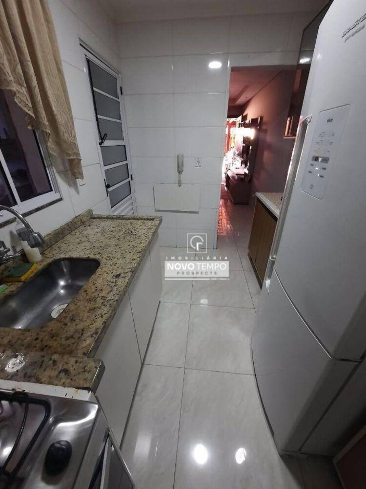 Casa à venda com 2 quartos, 70m² - Foto 15