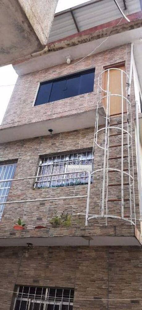 Casa à venda com 6 quartos, 150m² - Foto 3