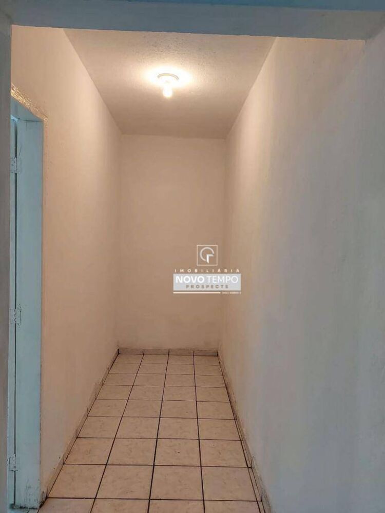 Casa à venda com 4 quartos, 5m² - Foto 12