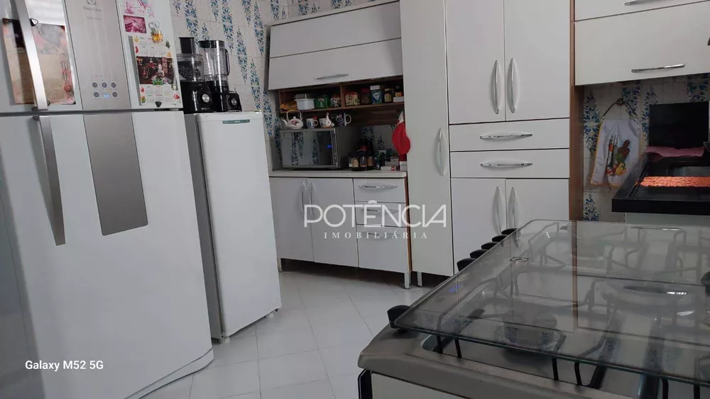 Casa, 6 quartos, 192 m² - Foto 3