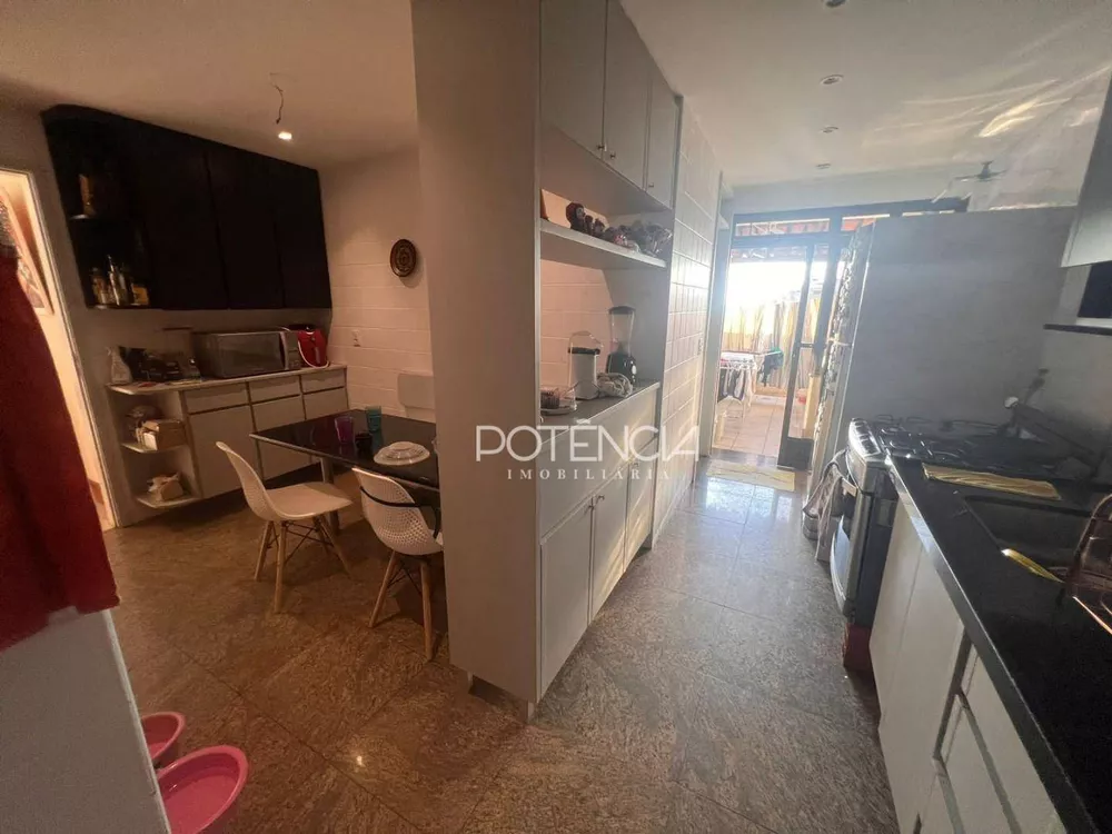 Cobertura, 3 quartos, 201 m² - Foto 1