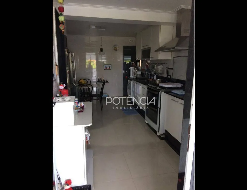 Cobertura, 3 quartos, 226 m² - Foto 1