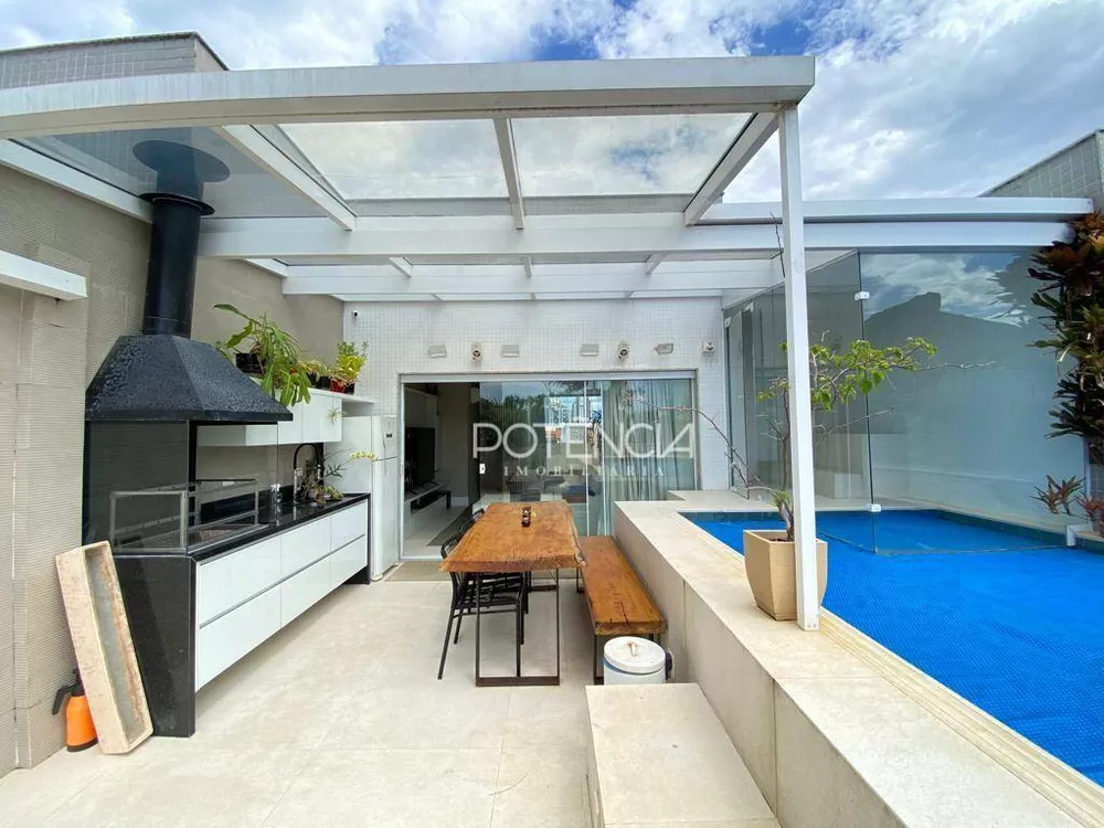 Cobertura, 3 quartos, 230 m² - Foto 1