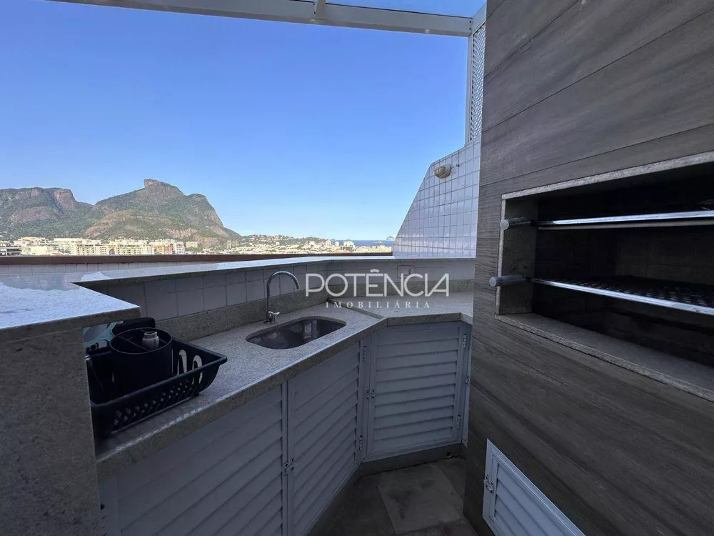 Cobertura, 3 quartos, 222 m² - Foto 1